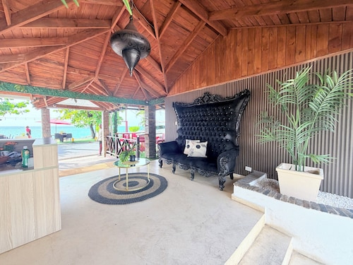 Solaz Boutique Hotel