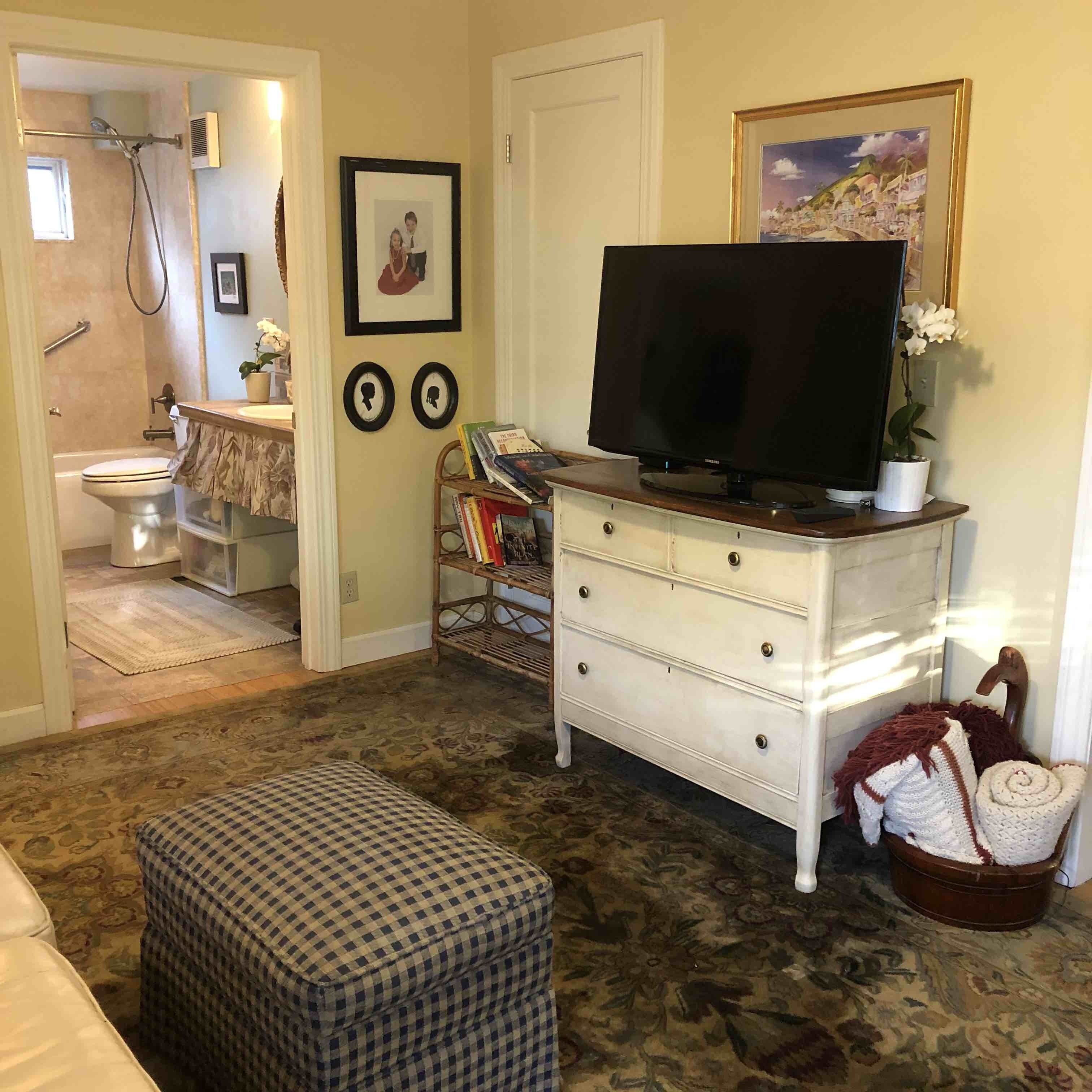 Refresh and relax in this garden oasis or on the beach 4 blocks away