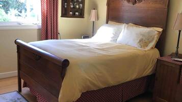 1 bedroom, desk, free WiFi, bed sheets