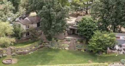 4 Seasons of Family Fun on Lake Zumbro! Beautiful lakeside retreat.