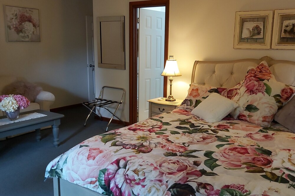 Beautiful room, a comfy king bed, includes a delicious continental breakfast.