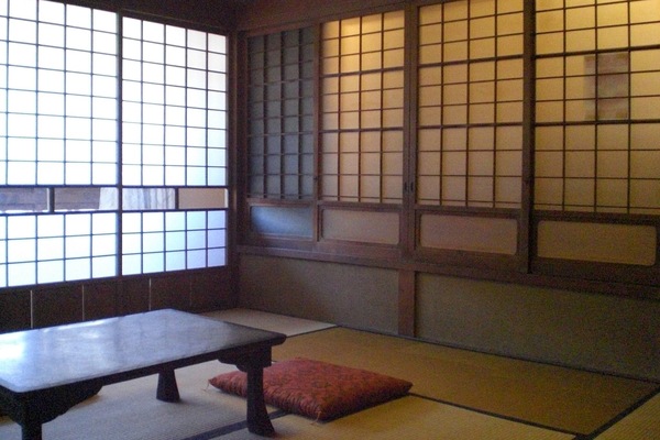 Japanese-style room