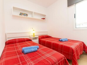 2 bedrooms, iron/ironing board, free WiFi