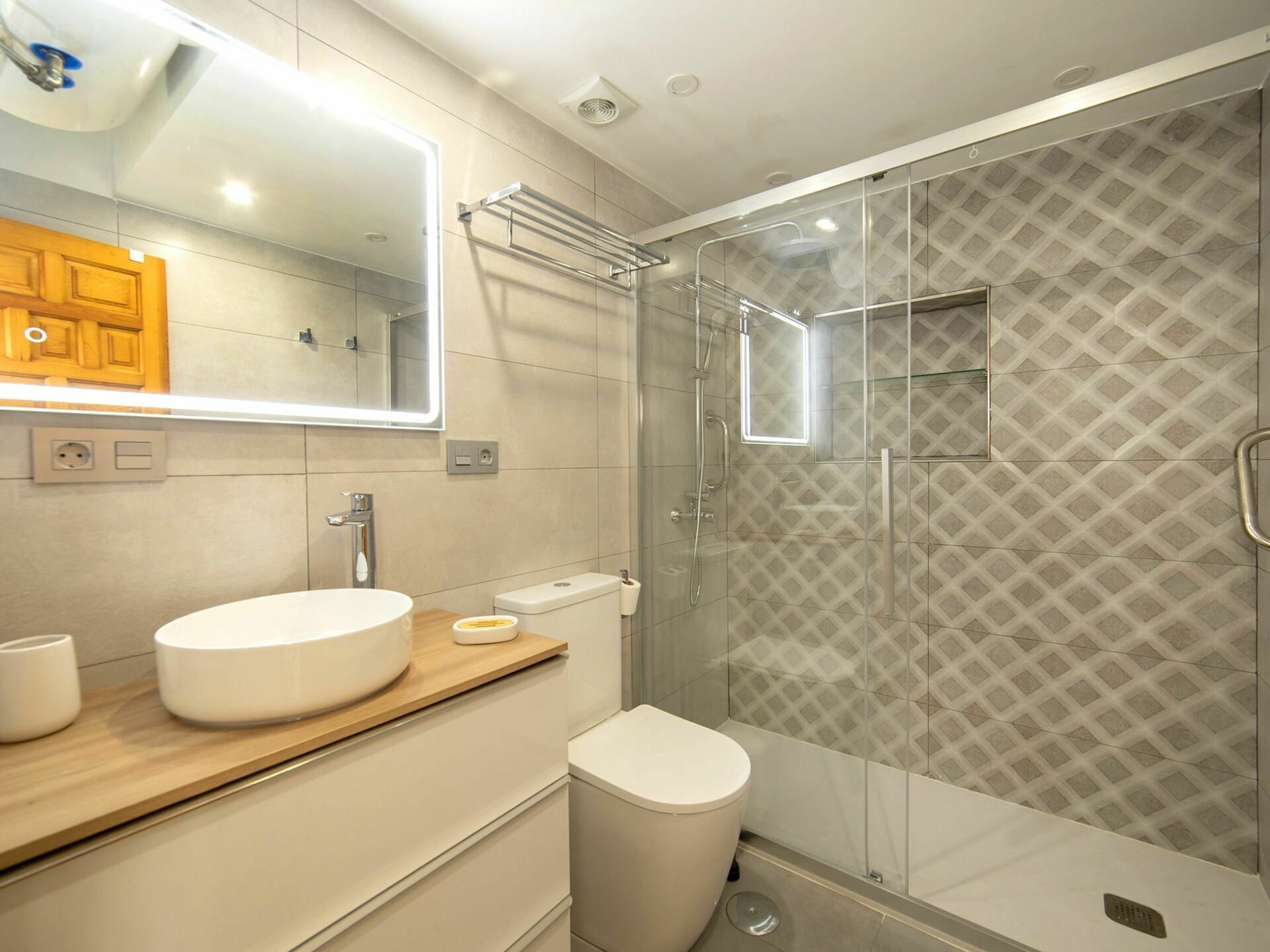 Nice apartment for 4 guests with WIFI, A/C, pool, TV, terrace and parking