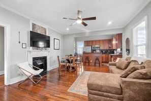 Televisión, oficina