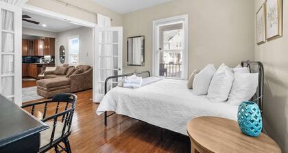 Cute 3 Bed Bungalow Blocks from Downtown