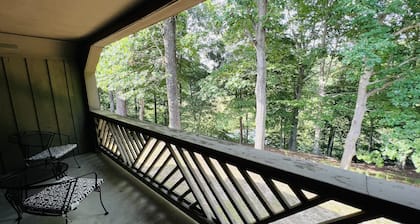 Lovely condo with water & golf course view