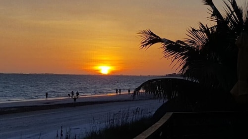Island Oasis- Olde Florida Keys atmosphere