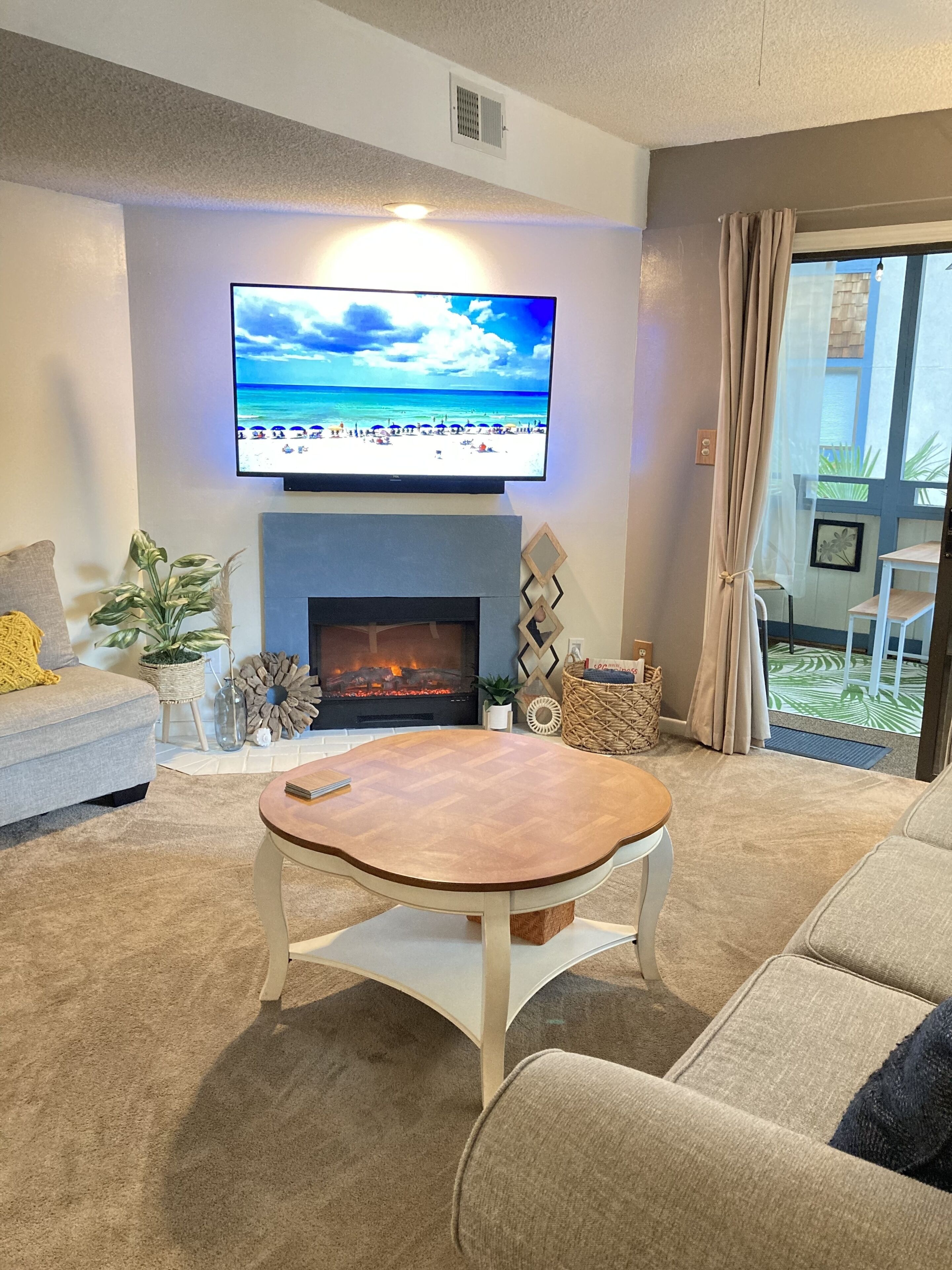 ⭐️ 2-Story Beach Condo ⭐️: 2 Pools, Hot Tub, Beach & Golf!