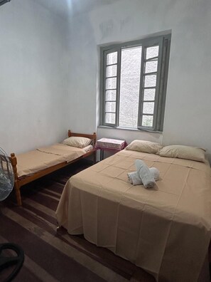 Basic Triple Room - Pousada&Hostel Bahia (Porto Alegre)