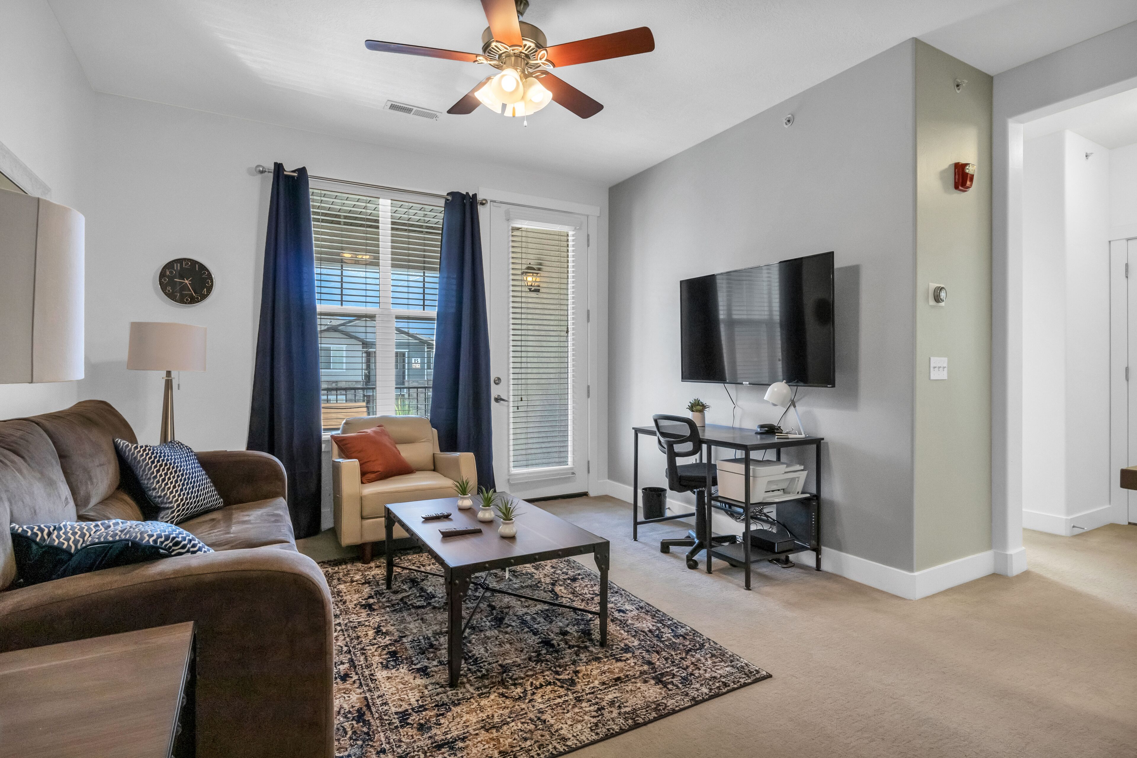 4K TVs ★Cali King Bed | Fast WiFi | Near Hospital