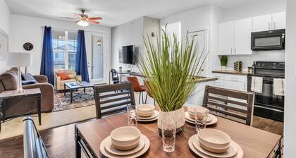 4K TVs ★Cali King Bed | Fast WiFi | Near Hospital