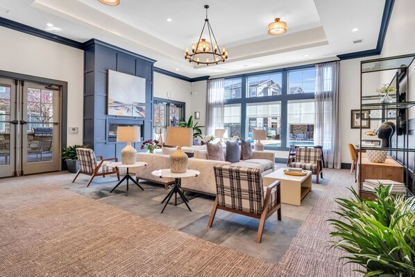 تلفزيون ذكي، مدفأة، طابعة