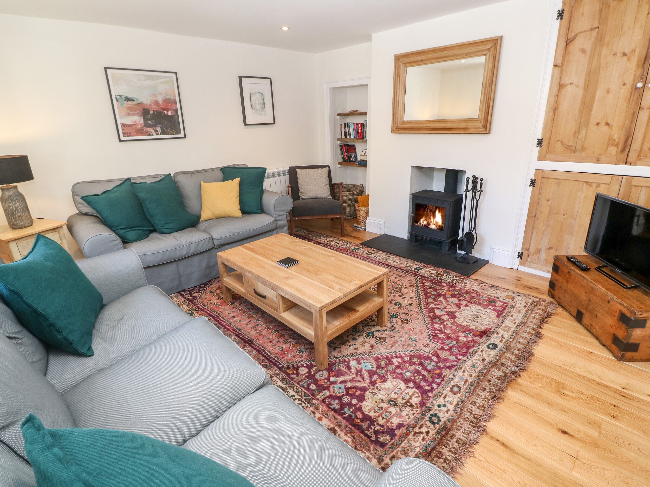 WIDGEONS KEEL, pet friendly, character holiday cottage in Flushing