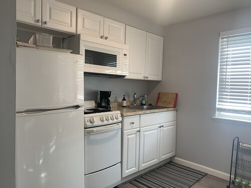 Beautiful, Large Studio *Midtown Reno* Pet Friendly!