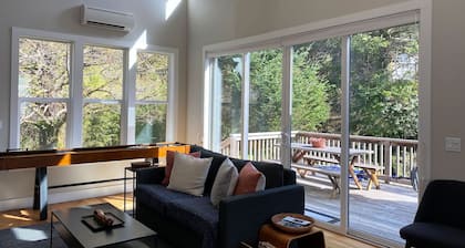 Bob Creek Cabin - across from Bob Creek Beach, Forest, hot tub