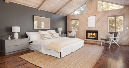 Lakeview Big Bear Cabin with Hot Tub, Deck, Fire Pit & Game Room