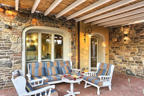 Luxury Villa in Tuscany with Pool near Pisa and Florence - Eight Bedrooms 14 pl