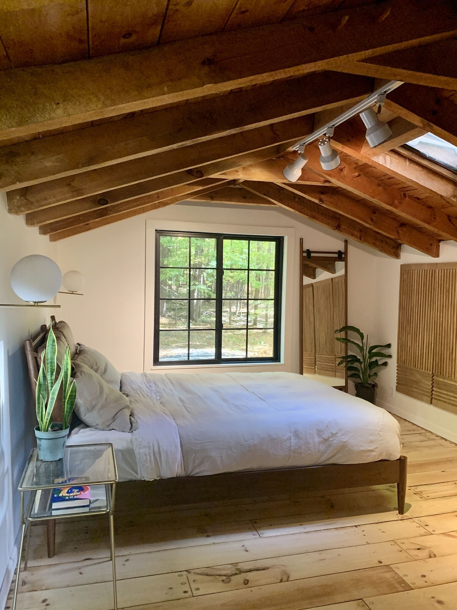 The Upstate Cabin: A secluded getaway in the woods