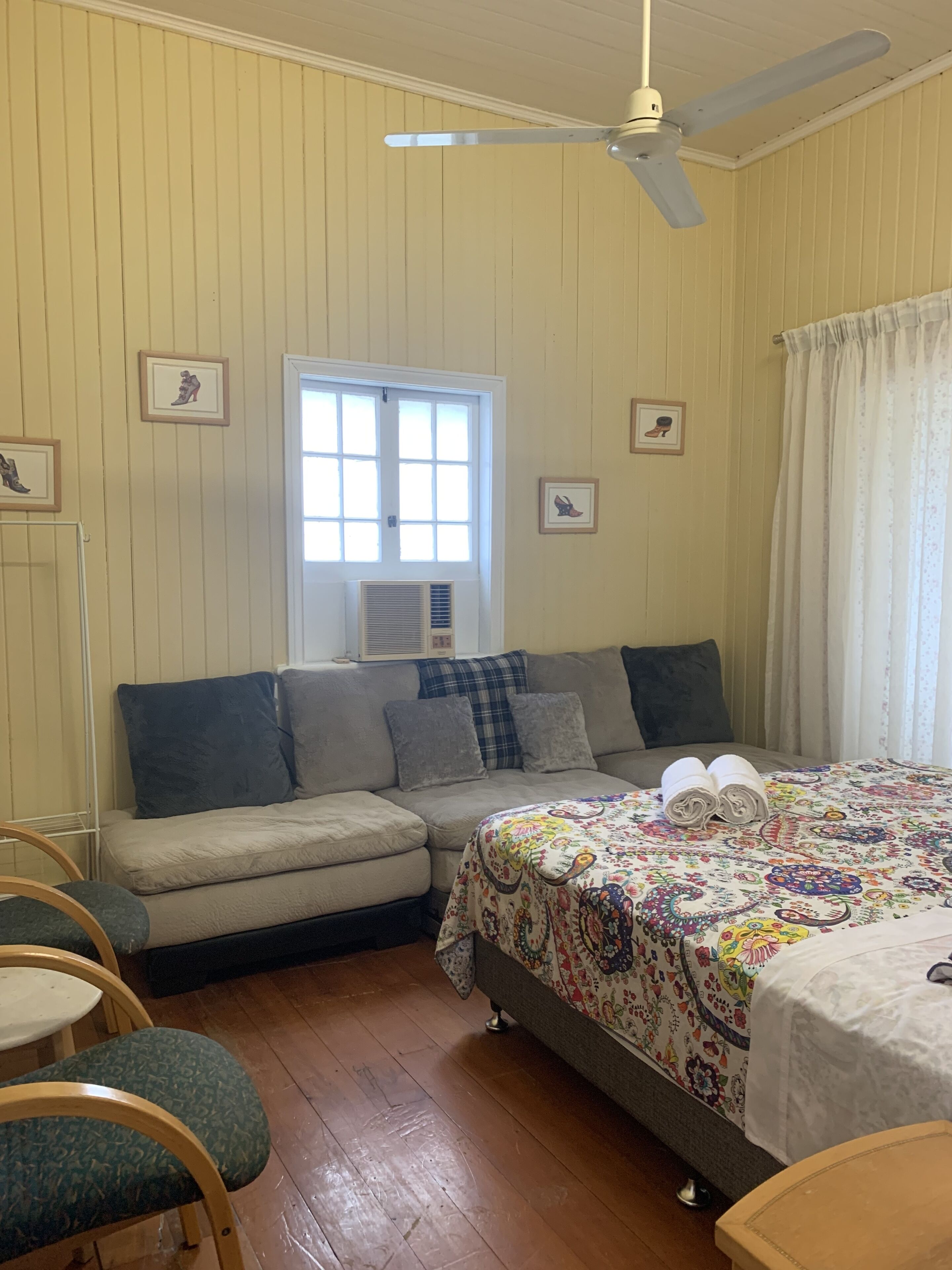 5 min from the beach! Close to Cairns Central