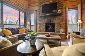 Smart TV, fireplace