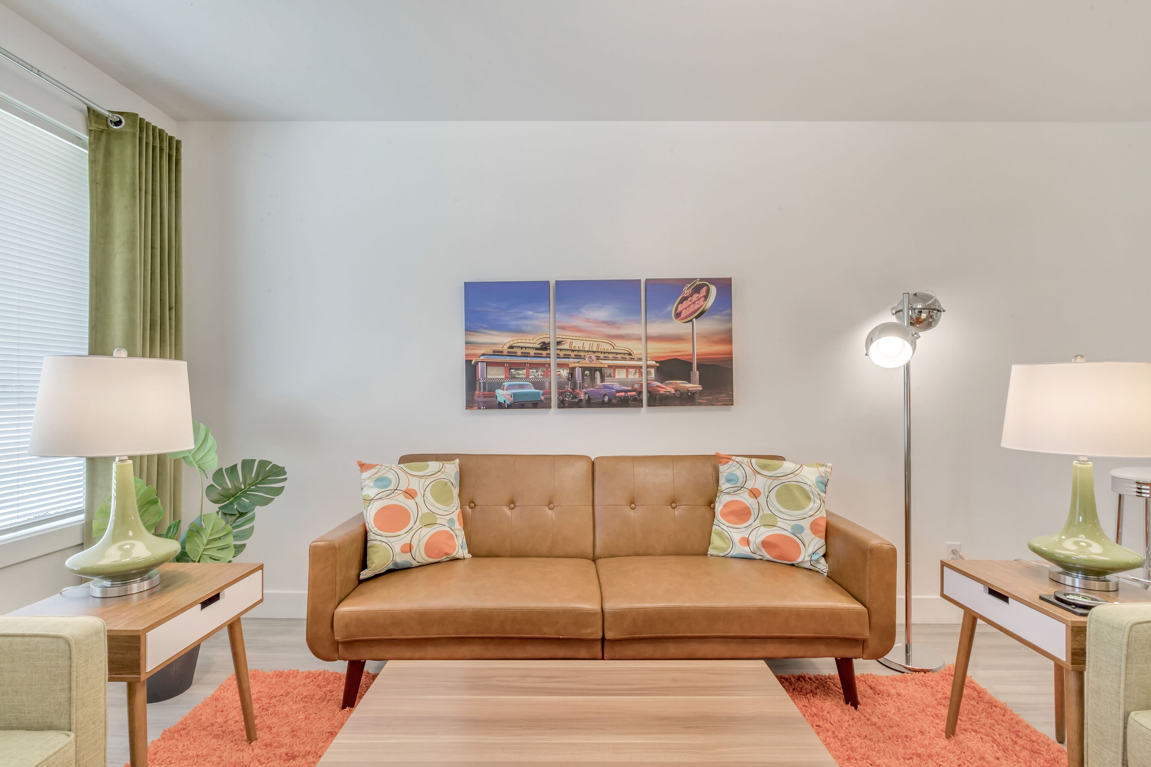 Nostalgically Retro w/Hot Tub-Exclusive & Private