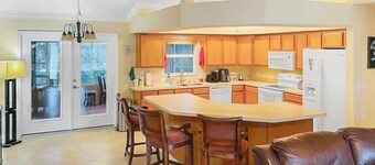 Peaceful Retreat with Lake Access