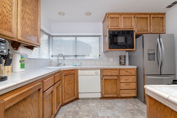 Fridge, microwave, oven, stovetop