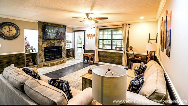 Smart TV, fireplace, video games, DVD player - Dollywood Fireworks View, Walk to Dollywood!! Pool spa Arcade (Pigeon Forge)