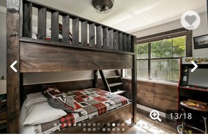 6 bedrooms, desk, iron/ironing board, travel cot