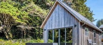 Bob Creek Studio - across from Bob Creek Beach, Forest.