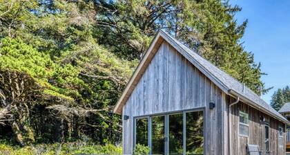 Bob Creek Studio - across from Bob Creek Beach, Forest.