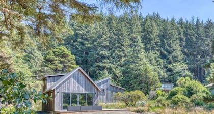Bob Creek Studio - across from Bob Creek Beach, Forest.