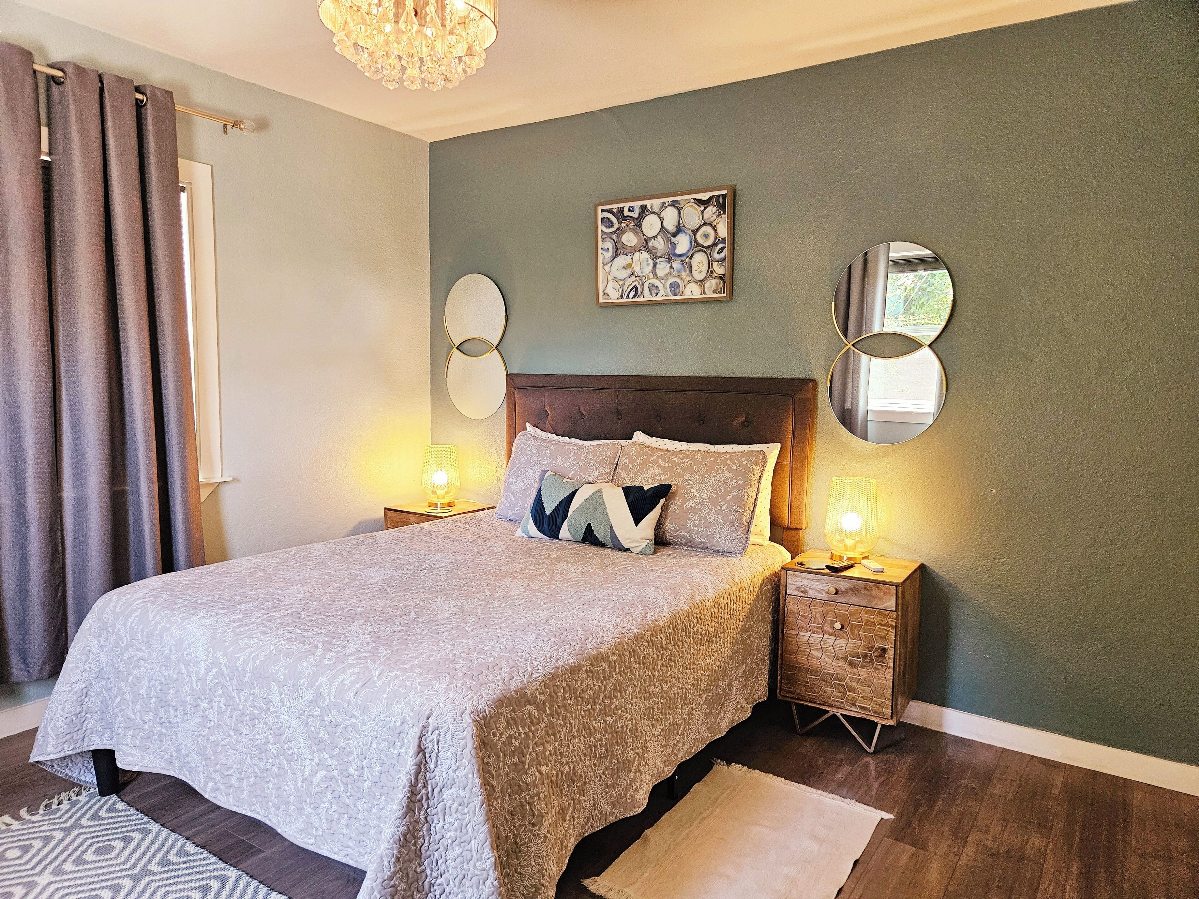 4 bedrooms, desk, iron/ironing board, free WiFi