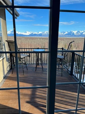 Property grounds. Mountain View Loft