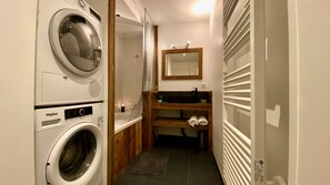Badewanne, Haartrockner