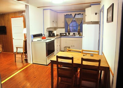 Historic Family Cabin just 0.4 miles from Mt. Rainier entrance