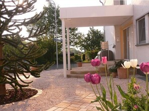 Exterior detail - Lounge 1 - Top apartment approx. 75sqm, parking at the house, all in (Koblenz)