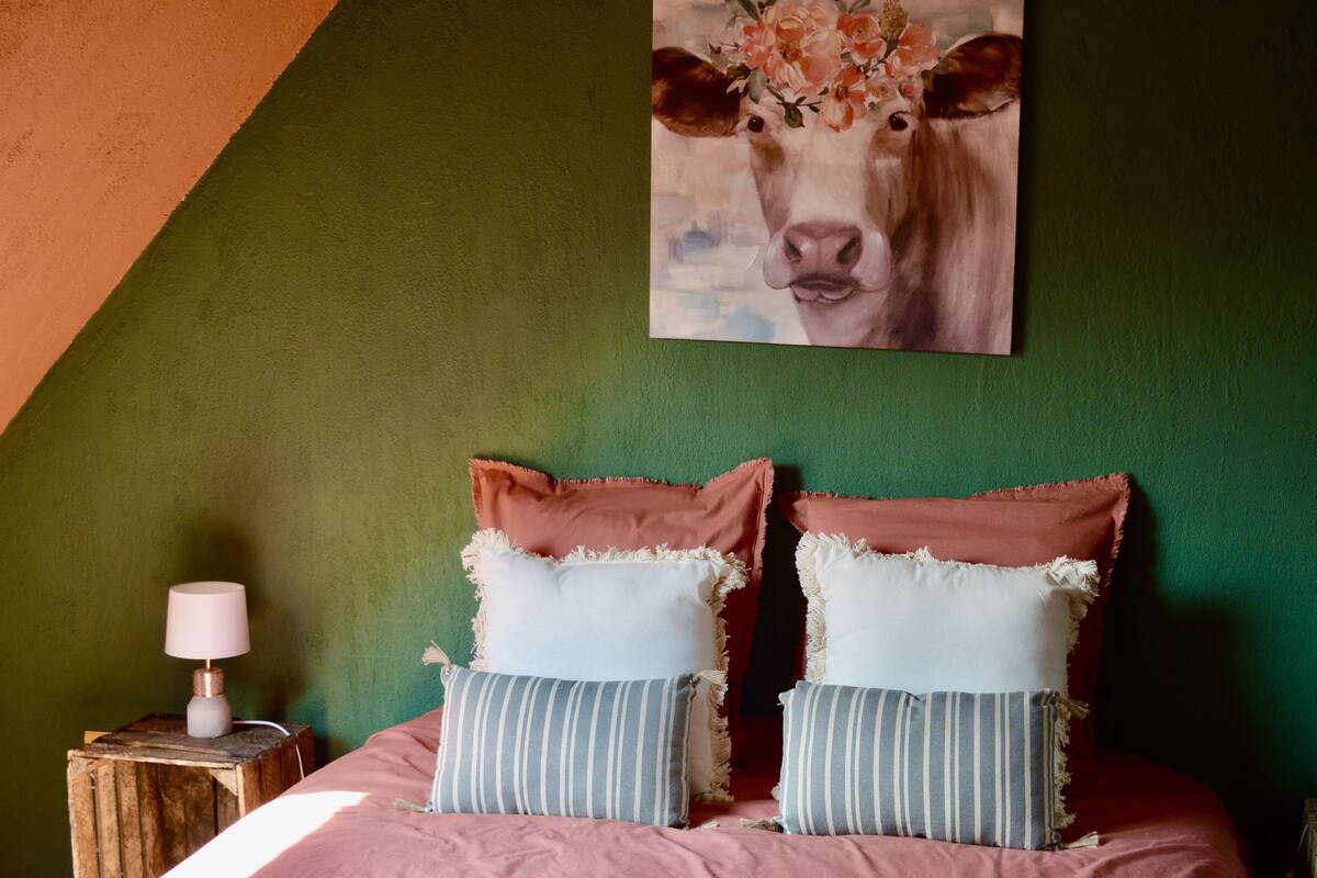 Comfort Room | Peralatan tempat tidur premium, kalis bunyi, dihias secara berasingan 