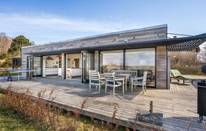 Outdoor dining - 4 bedroom beautiful home in Knebel (Knebel)