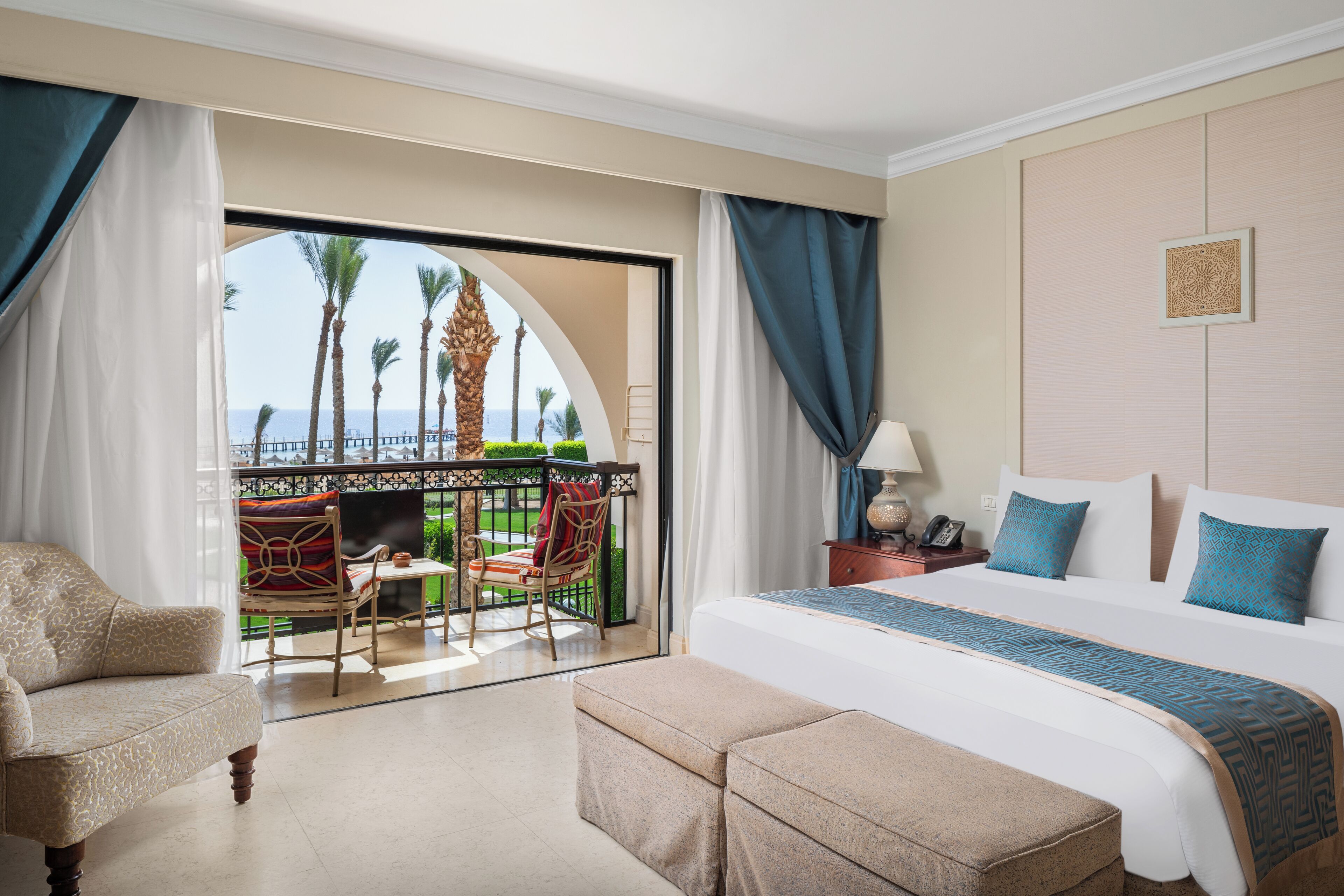 family room, 2 bedrooms | 1 bedroom, minibar, bed sheets