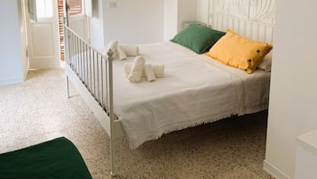 1 bedroom, iron/ironing board, bed sheets