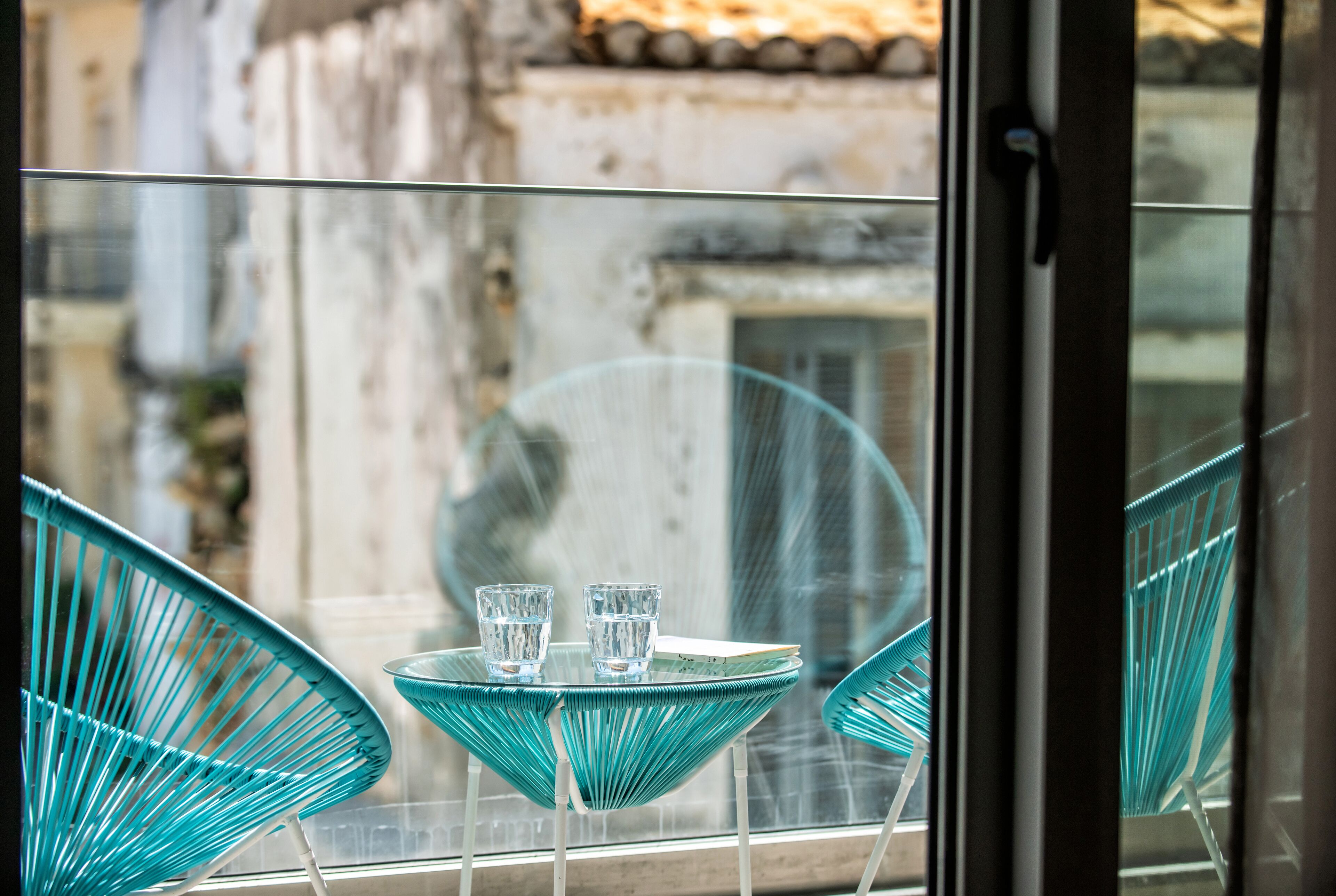 Hypo-allergenic bedding, Tempur-Pedic beds, in-room safe