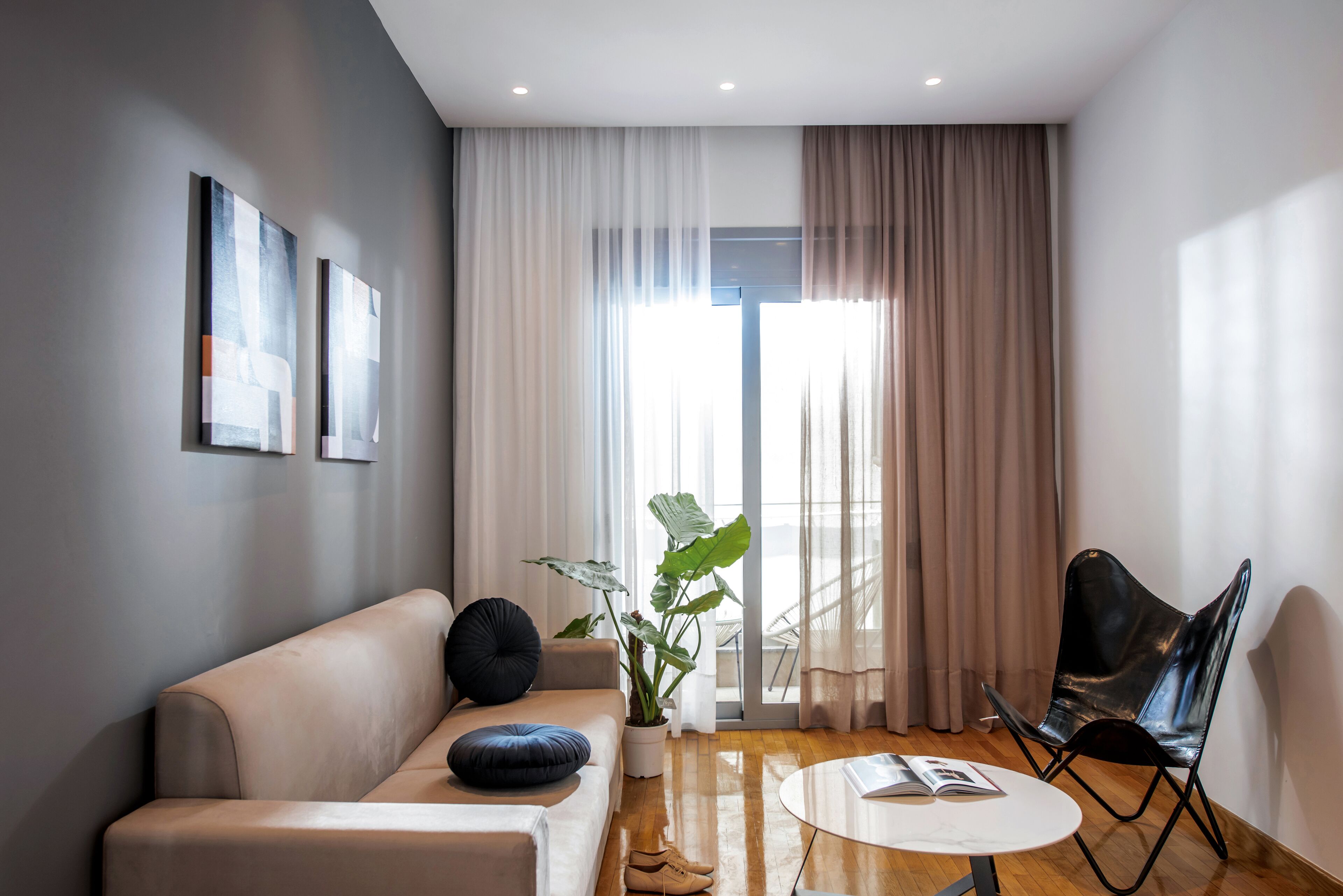 32-inch flat-screen TV with cable channels, TV