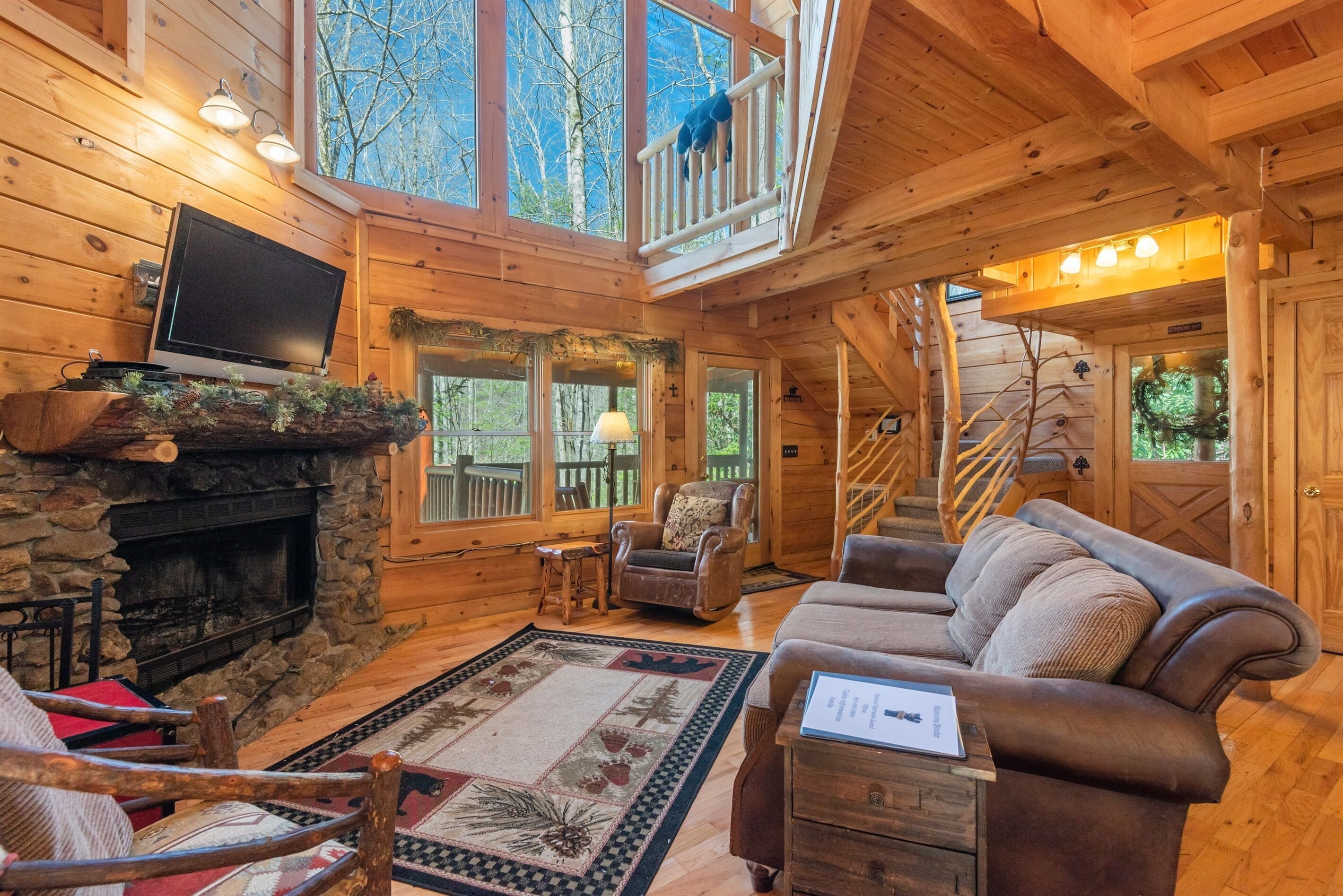 Hot Tub~Secluded Log Cabin~Pool~Pool Table