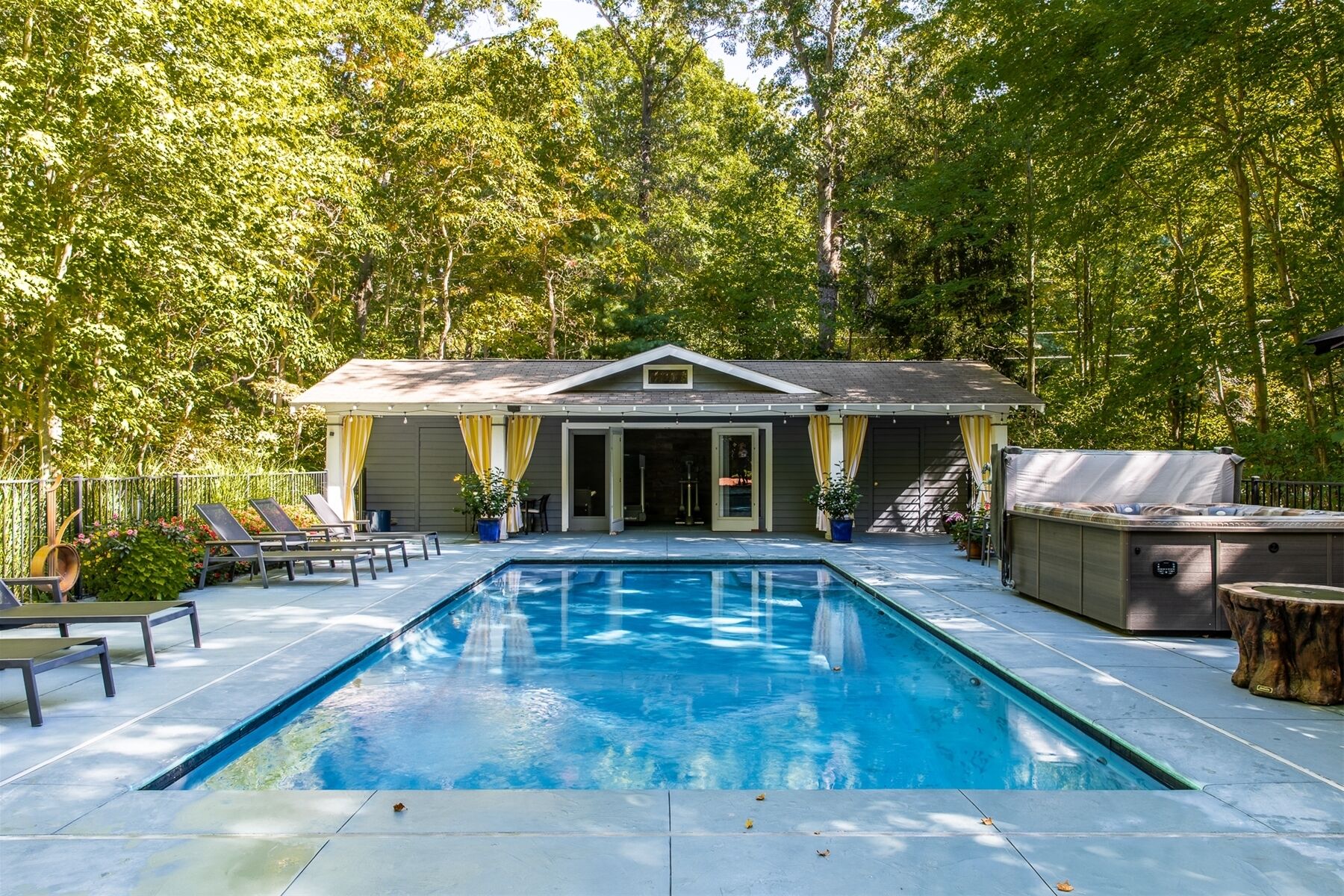 Gorgeous Pool & Hot Tub on Quiet Wooded Lot
