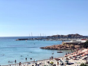 Platja a a prop 