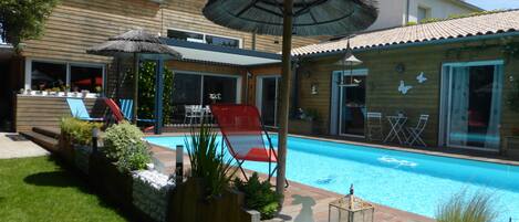 Outdoor pool, a heated pool