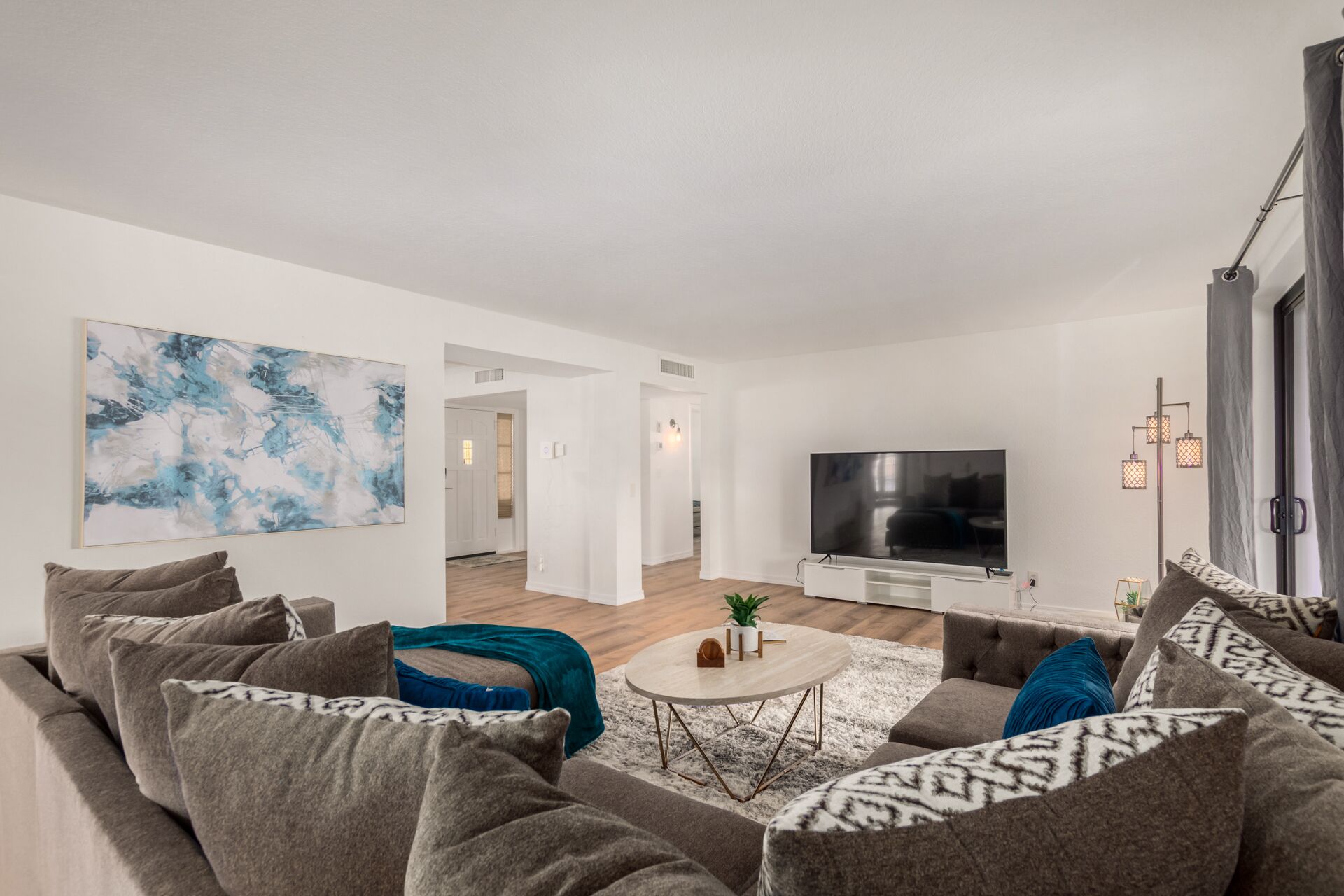 Fun for Everyone Luxury Home! Heated Pool, Grassy Yard!  Sleeps 12!