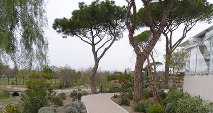 COTE D'AZUR NEW AND SECURE F3 APARTMENT 10 KM FROM THE SEA - QUIET - SWIMMING POOL